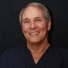 Robert Brueck - Plastic Surgeon/Cosmetic Surgeon